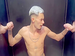 Jardel Lucas, Heitor Baumann And Digao Da Ilha – Loirinho Safado Mamou Os Heteros No Gloryhole 7 Min